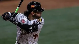 LVBP: Eugenio Suárez no le cierra la puerta a los Leones: “Me gustaría volverlo a hacer”