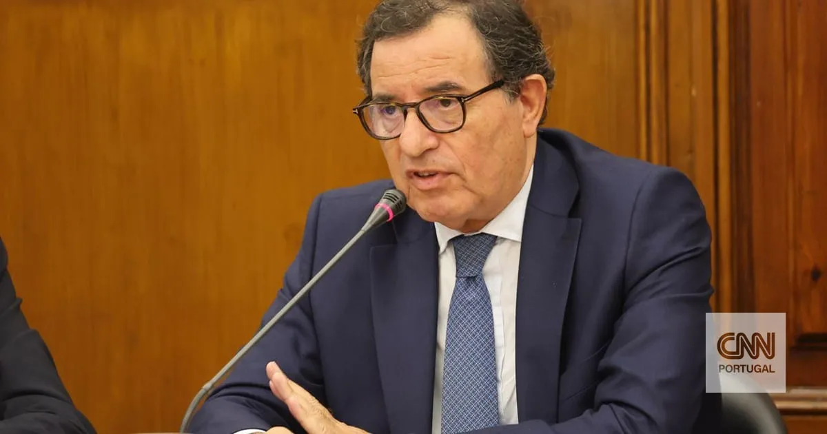 Ministro da Economia diz que redução de IVA é assunto controverso