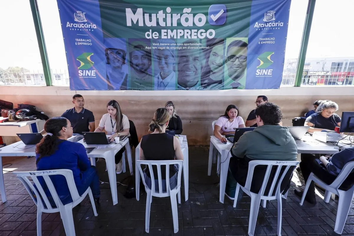Prefeitura de Araucária promove mutirão de empregos no Terminal Angélica