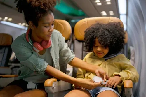 What parents should know before their children fly without them
