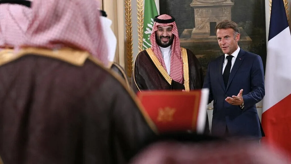 Macron e príncipe saudita anunciam megaprojeto de € 6 bilhões para criar parques temáticos em Paris