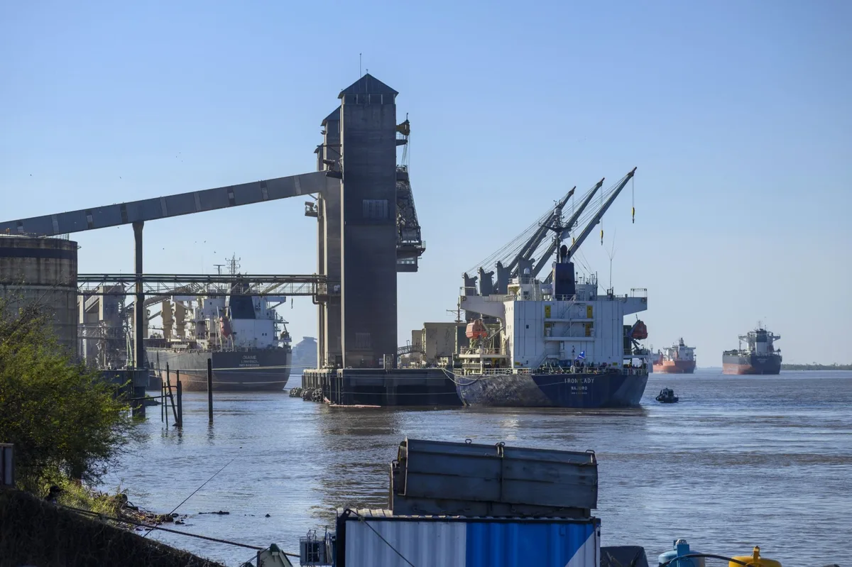El salto en la exportación de energía impulsó un superávit comercial de US$2187 millones en agosto