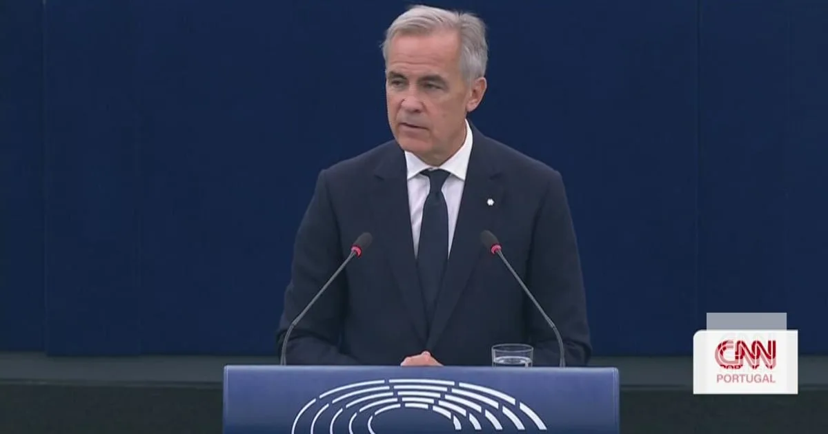 "Uma maioria esmagadora de canadianos apoia laços muitos mais estreitos com a Europa"