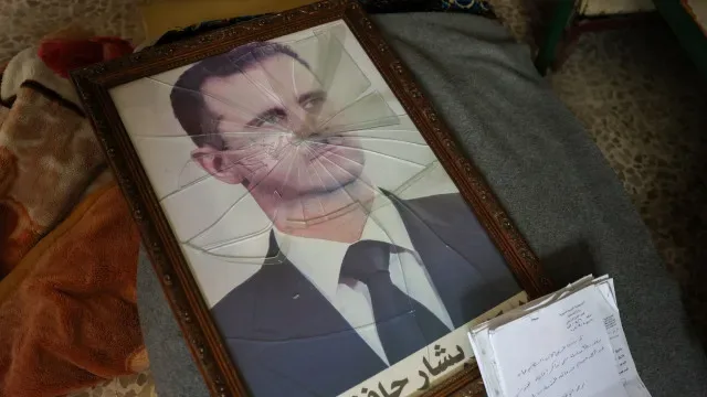 Moscovo afirma que acolheu Assad porque corria "risco de morrer"