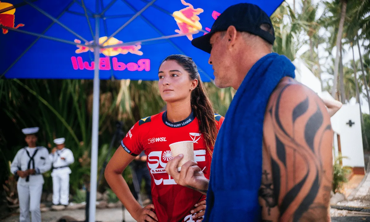 Em estreia na WSL do Taiti, Luana Silva é eliminada por portuguesa