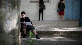 Taxa de conclusão do ensino secundário é mais baixa em Lisboa, Setúbal e Algarve