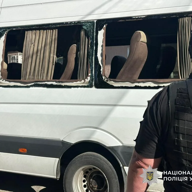 Ukraine-Krieg - Fünf Tote bei russischem Angriff auf Linienbus im Bezirk Nikopol - erneut auch Angriffe auf Zugstrecken