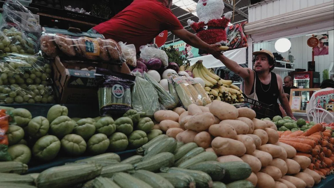 Vuelve a incrementarse costo de canasta alimentaria en México; casi 80 pesos desde enero