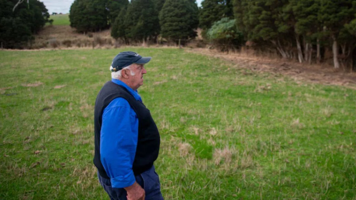 Australian farmer spent three decades restoring land he once cleared; 24 bird species now live there