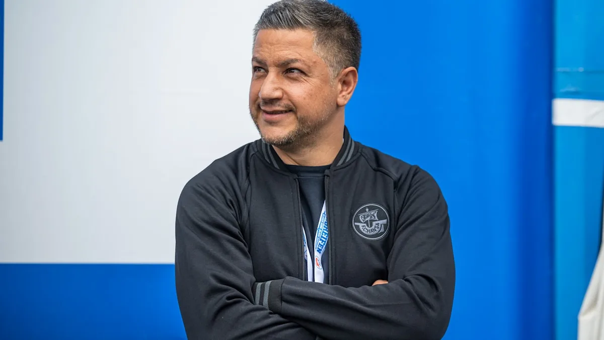 Auch ein Schalker ist drauf - Ex-Bundesliga-Trainer auf Hansas geheimer Liste