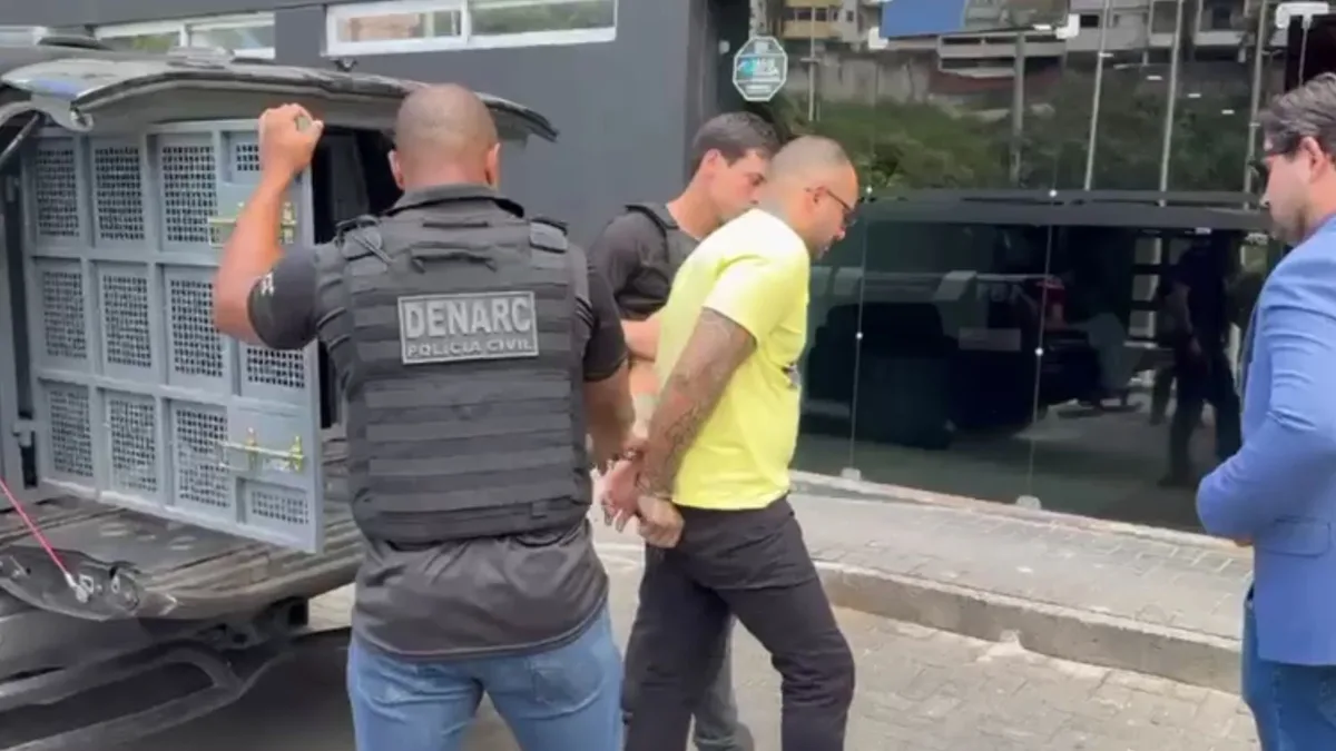 Vídeo: Suspeito de tráfico delivery é preso em Salvador