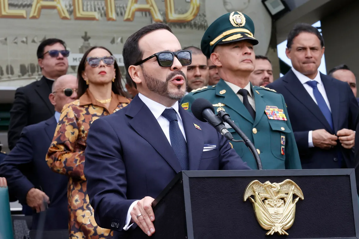 De la Espriella afirma que la paz se construye "con la fuerza de las armas y las leyes"
