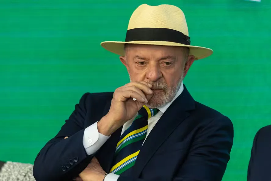 Lula tenta evitar que crise do STF domine reta final de campanha