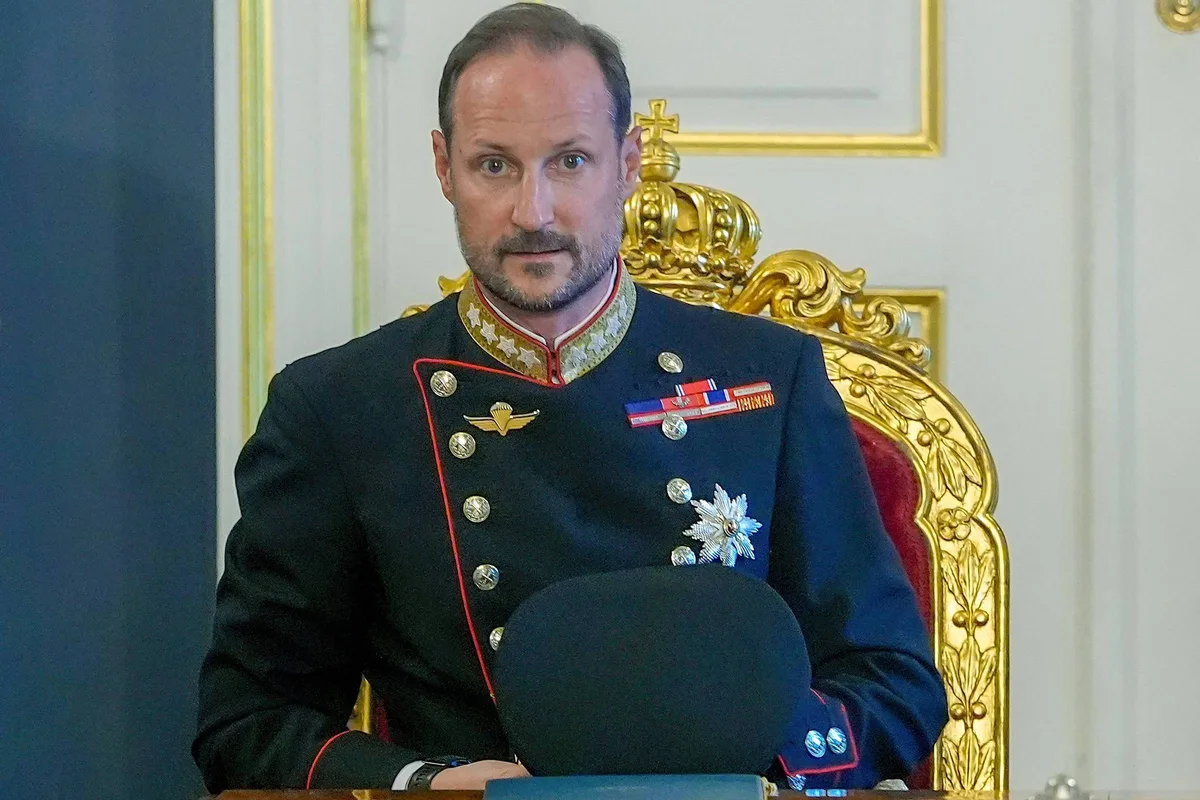 Quem é Haakon 8º, que assume trono da Noruega após morte do rei Harald 5º