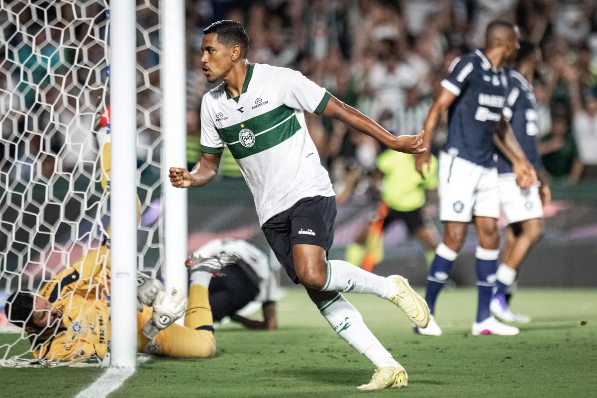 Remo reencontra ex-artilheiro e “carrasco” Pedro Rocha em Belém