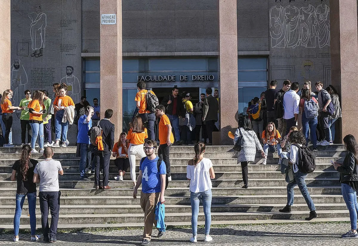 Sem dois anos de residência, imigrantes ficam fora do acesso às universidades como estudantes nacionais