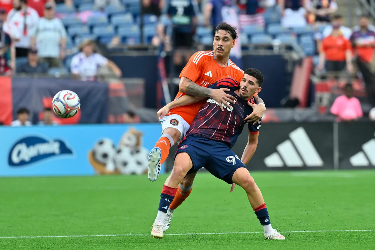 Ex-Botafogo comemora recorde de jogos do Houston Dynamo sem ser vazado na MLS