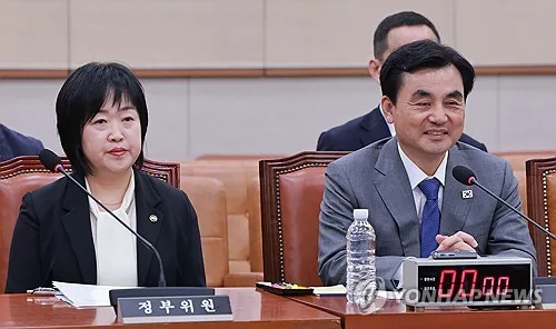안규백 前국방 병적자료 정정여부 묻자 병무청장 "청구 없었다"