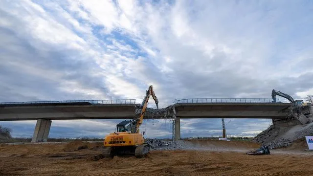 Dezember 2024 abgerissen: Brückenneubau in Großenhain verzögert sich