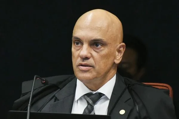 Moraes diz que modelo eleitoral faliu e defende migração para voto distrital misto