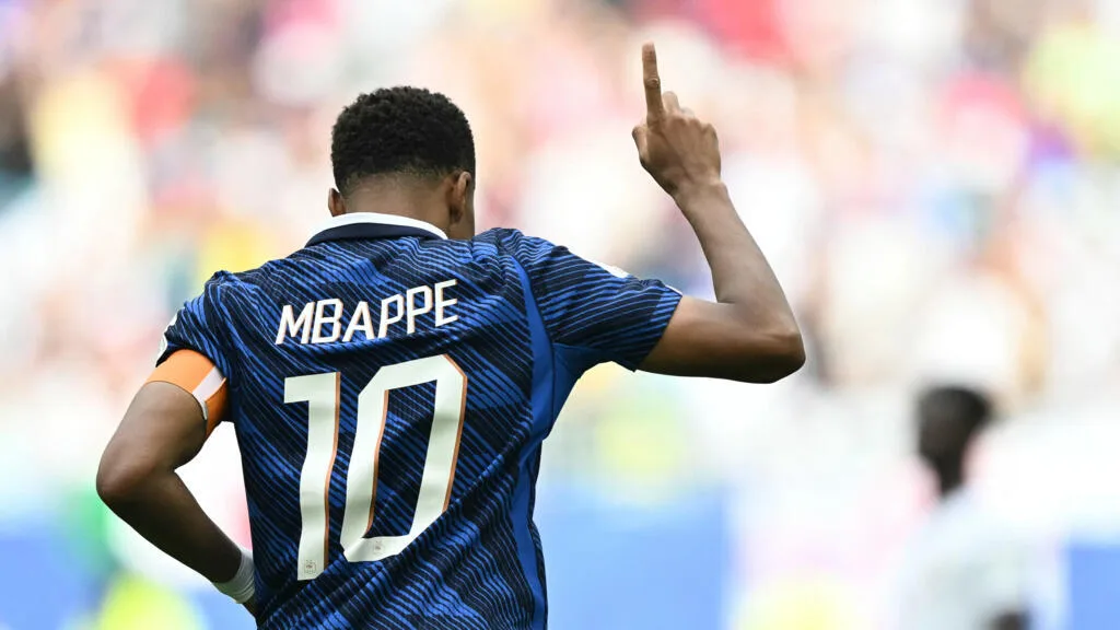 Kylian Mbappé quitte Nike pour rejoindre l'équipementier suisse On