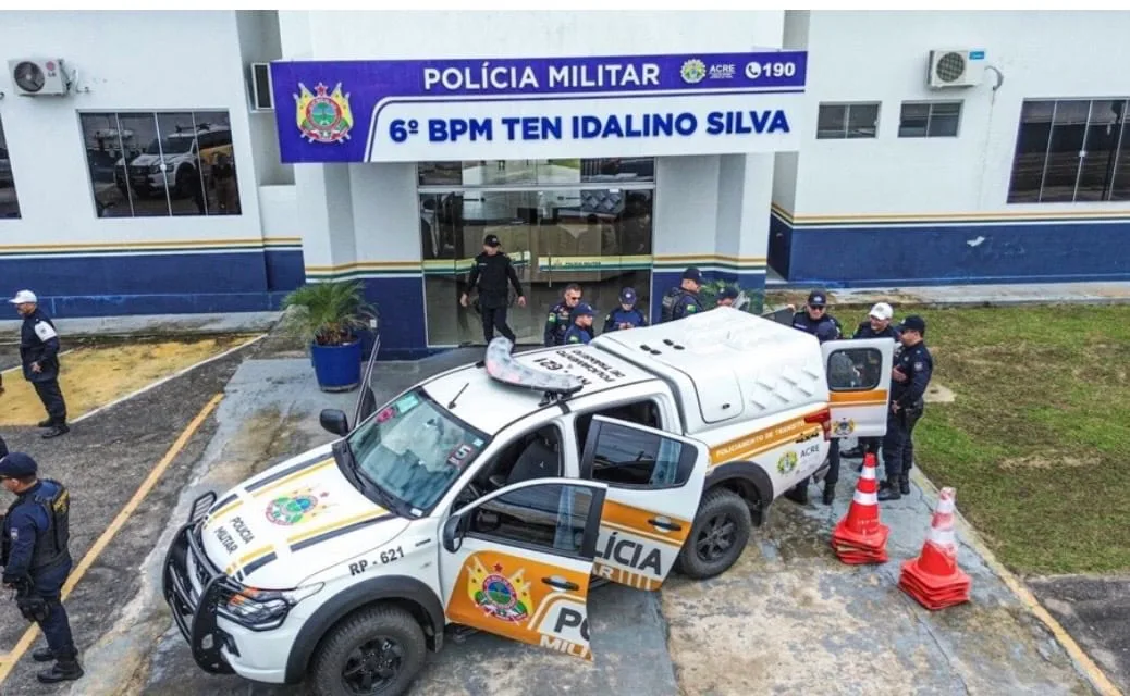 Jovem de 18 anos e sem habilitação em motocicleta acusa PM de querer seu celular e é preso em Cruzeiro do Sul