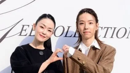 김윤아, '♥김형규 붕어빵' 19세 子와 공식 행사..연예계 진출하나[핫피플]