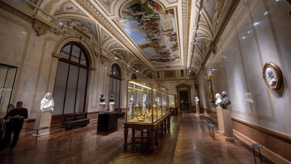Roban un collar con 673 diamantes valorado en más de cuatro millones en un museo de Viena