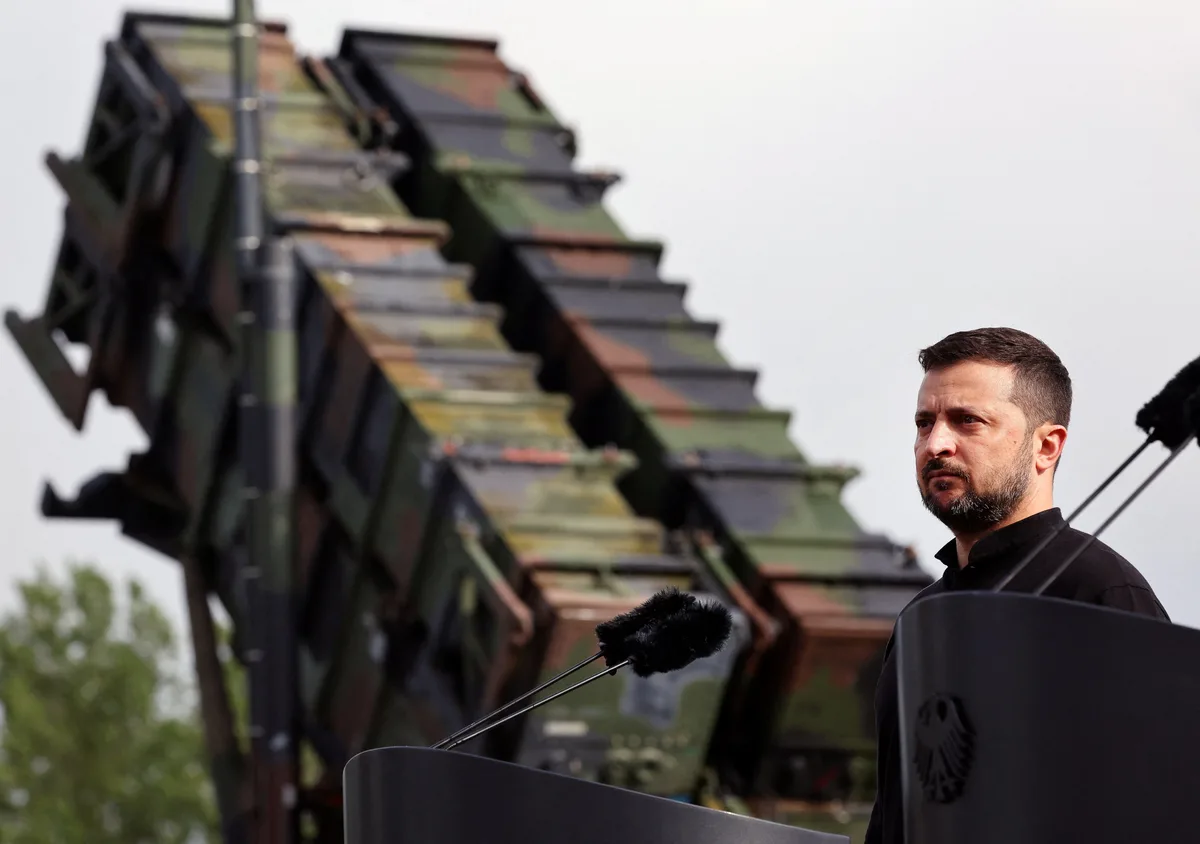 Zelensky pidió a la OTAN interceptores de misiles balísticos tras el nuevo bombardeo ruso contra la red eléctrica ucraniana