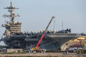 8 marinheiros do porta-aviões USS Lincoln tentaram suicídio, diz Marinha dos EUA