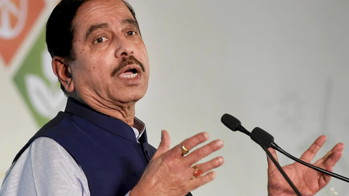 India crosses 300 GW non-fossil capacity, on track for 500 GW by 2030: Pralhad Joshi