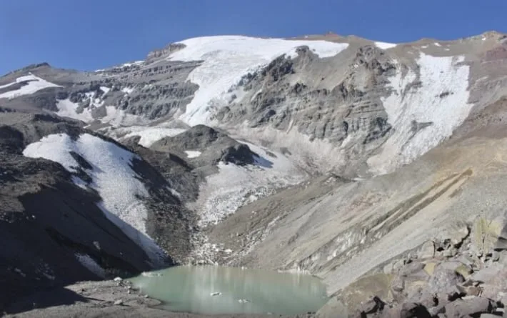 El colapso en Nepal reactivó la preocupación por deslizamientos glaciares en la Patagonia: cuál es el riesgo en El Chaltén