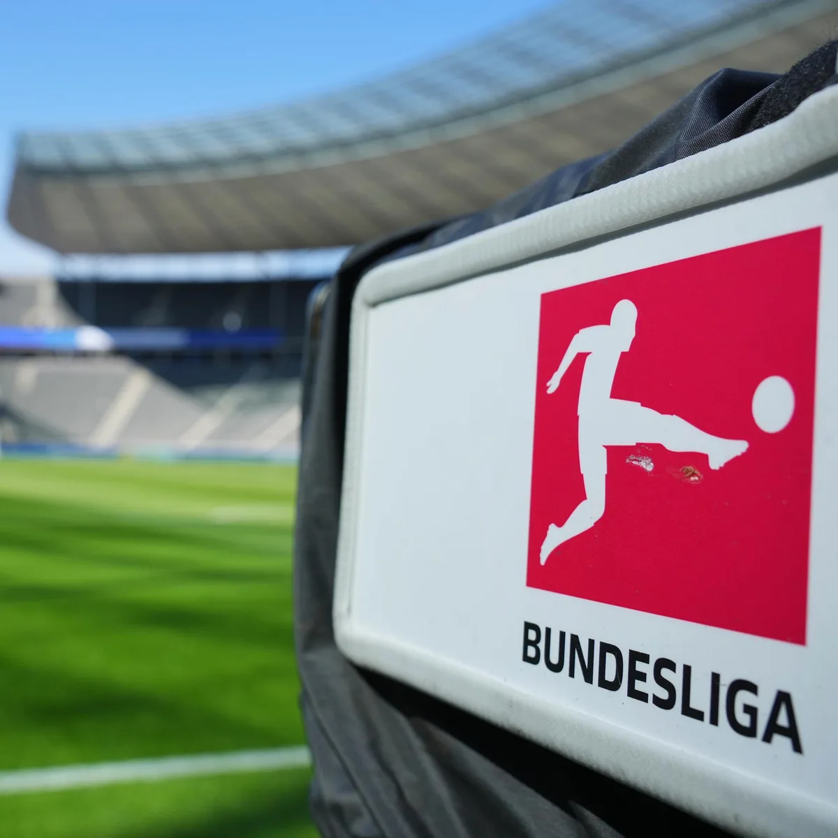 Fußball-Bundesliga - Ungewöhnliches Topspiel: Die Bayern gastieren in Elversberg