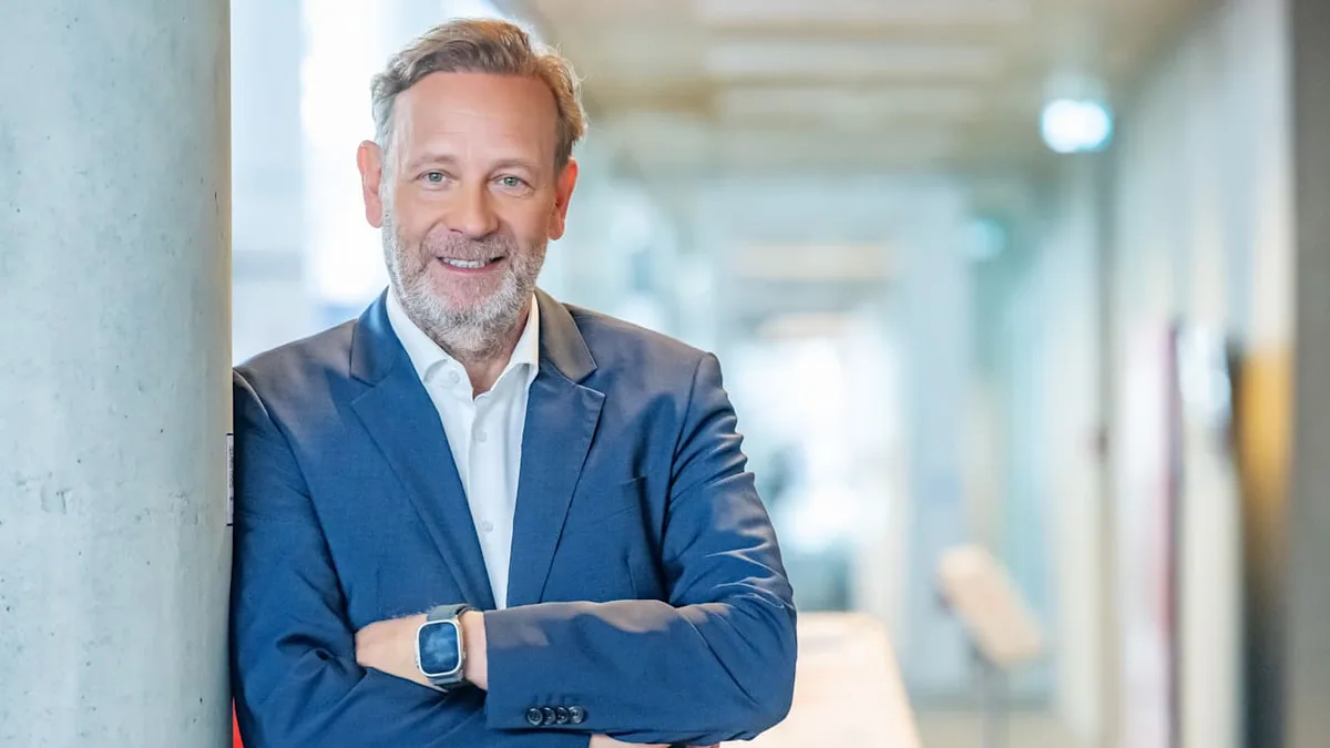 Börsen-Experte erklärt - So investieren Sie 100, 1000 oder 10.000 Euro