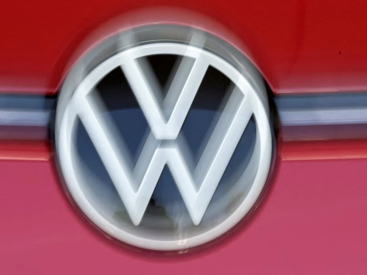 Volkswagen crisis deepens with profit warning over €10bn Porsche-led hit
