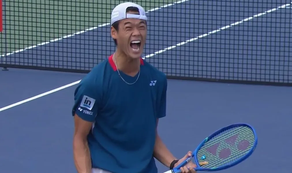 Tiafoe e De Minaur avançam, jovem japonês derruba Rublev
