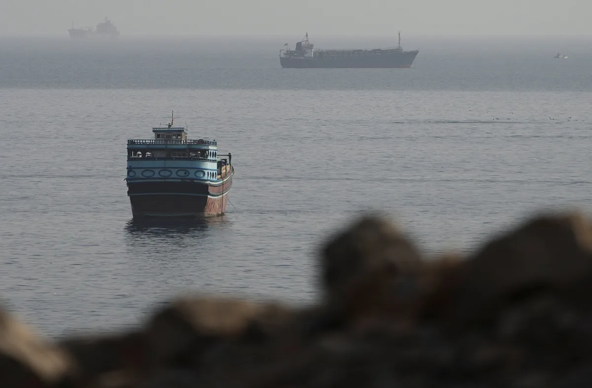 La agencia marítima británica informó que un proyectil impactó contra un buque frente a las costas de Omán