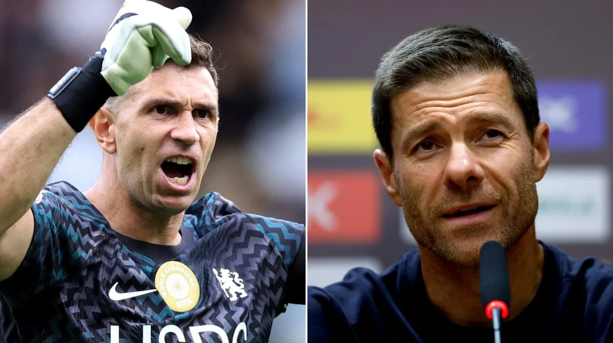 Xabi Alonso elogió a Dibu Martínez tras su buen debut en Chelsea: “Es un arquero ganador”
