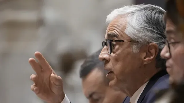 Ventura diz que se Neves aceita investigações, PAR não deve obstaculizar
