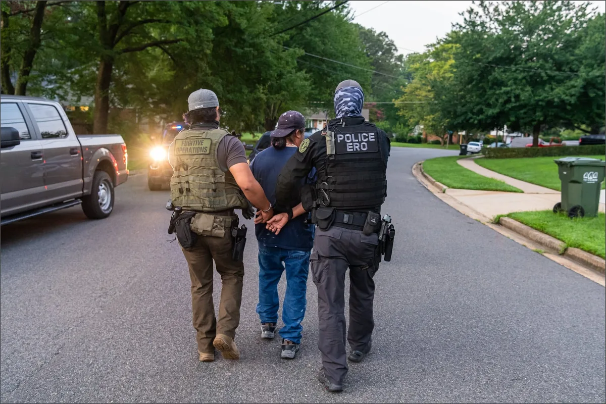 ICE en Florida: el efecto dominó de las detenciones que ya se siente en cuatro condados de Tampa Bay