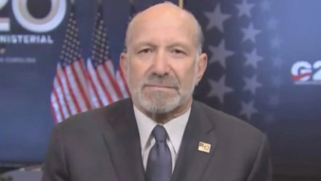 MAGA-Friendly CNBC Star Confronts Trump Goon on Awkward Deal