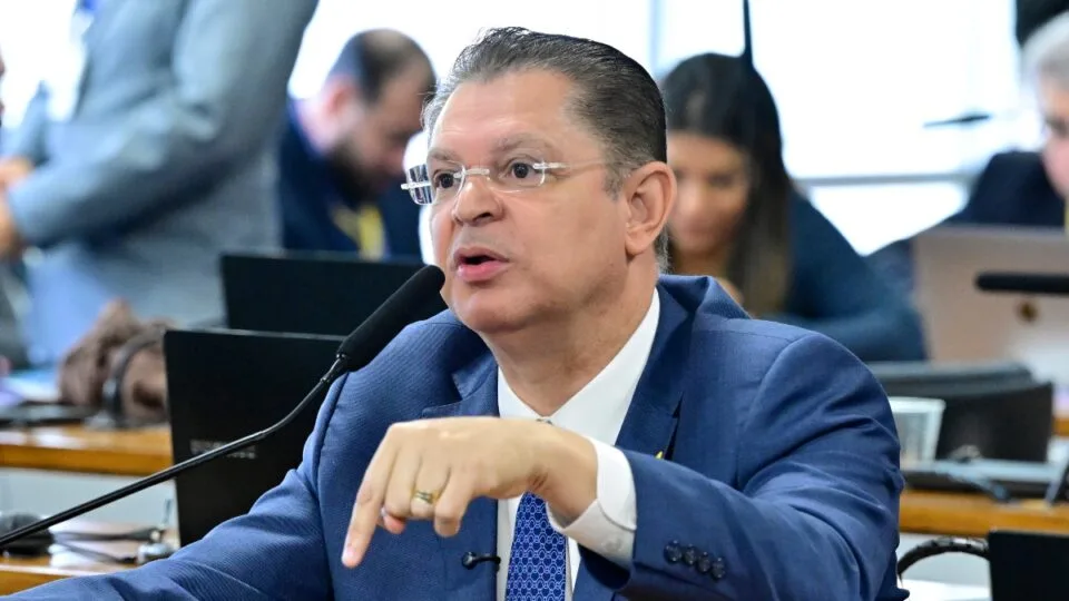Líder do PL diz que Lula será “conivente” com escândalo se não afastar chefe da PF