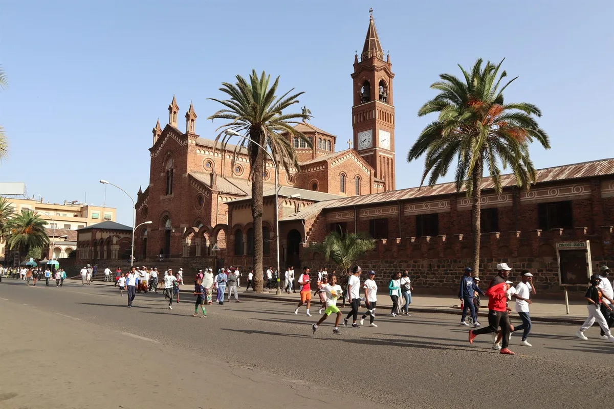 Eritrea acusa a Etiopía de librar una "guerra de agresión" en medio de combates a 20 kilómetros de la frontera