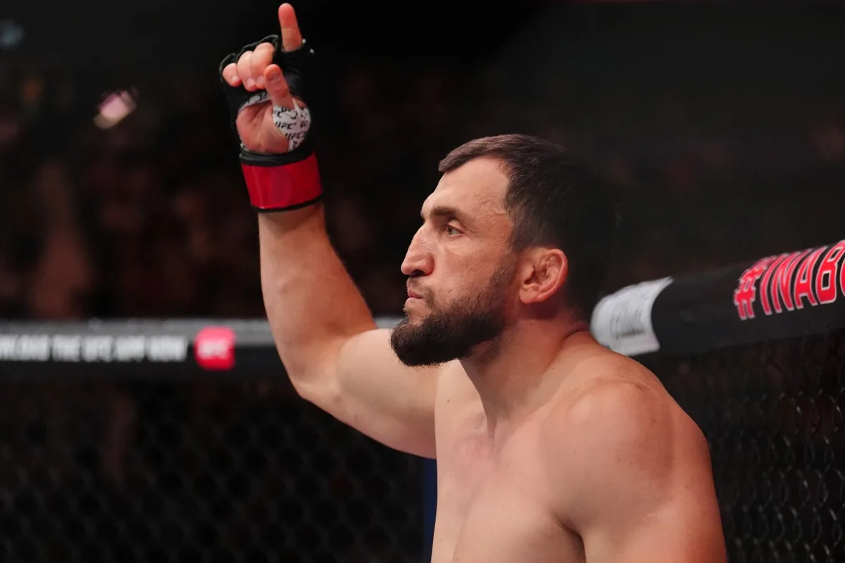 Муслим Салихов высказался о поражении от Бахамондеса на турнире UFC Noche