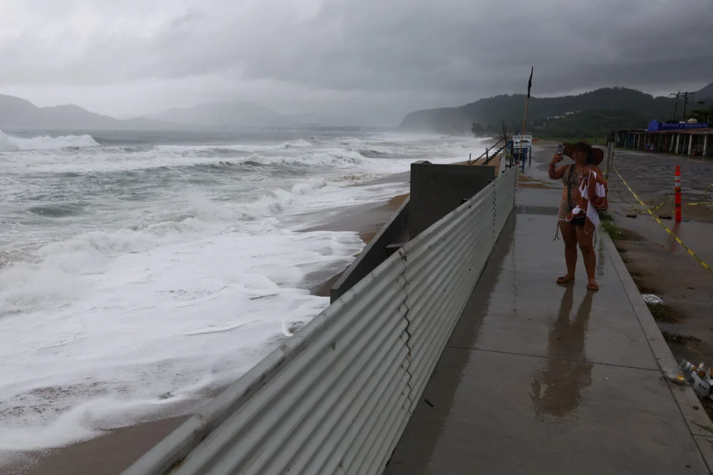 Hurricane Simon hits Mexico's Pacific coast with damaging winds and rain