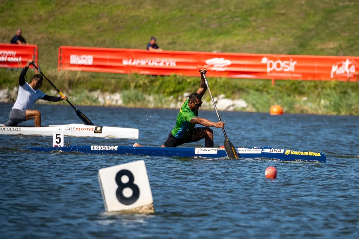 Isaquias Queiroz vai à final do C1 1000m no Mundial de canoagem de velocidade