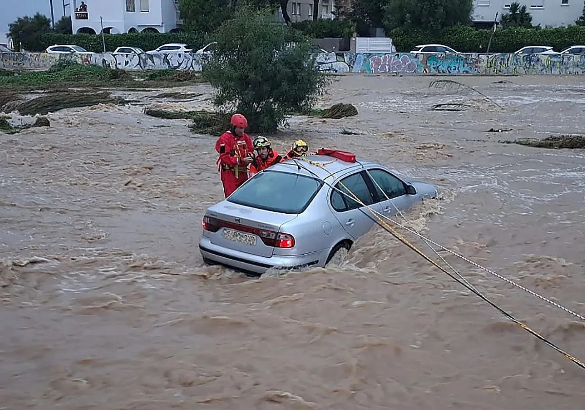 Las dos mujeres sobre las que cayó un muro el sábado en Roda de Berà (Tarragona) por el temporal siguen en estado crítico