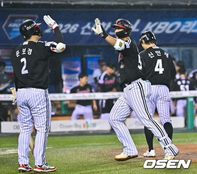 '고우석 한국 돌아온 날' LG, 3위 탈환하다...송찬의 역전 3점 홈런→임찬규 다승 공동 1위→손주영 4아웃 세이브...두산 잭로그 QS 패배 [잠실 리뷰]