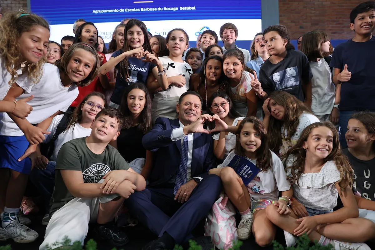 Sem vaga e sem resposta: pais preparam ação contra o Ministério da Educação