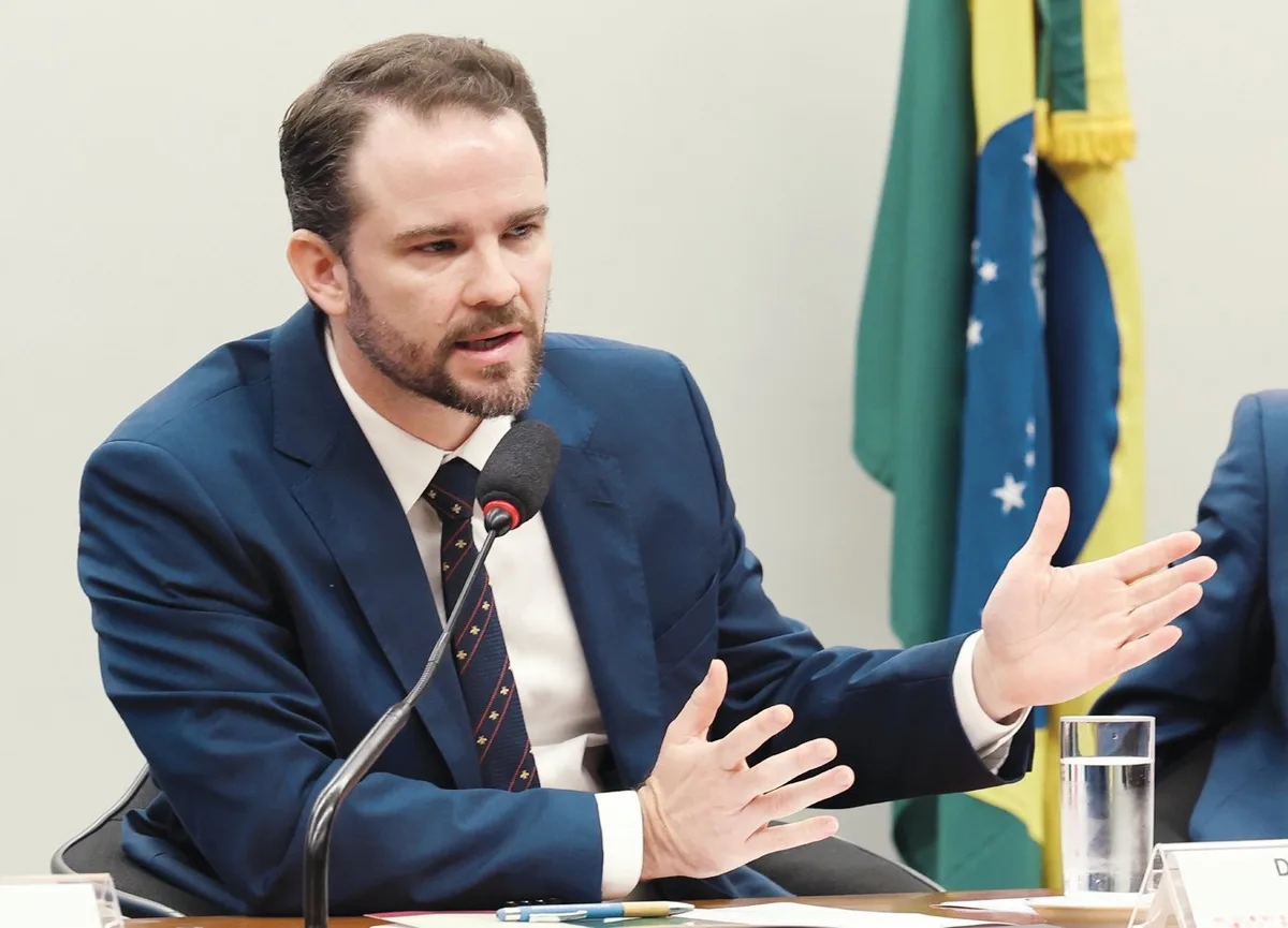 Governo prevê aliviar R$ 10 bilhões em despesas obrigatórias a partir de 2027, diz Durigan